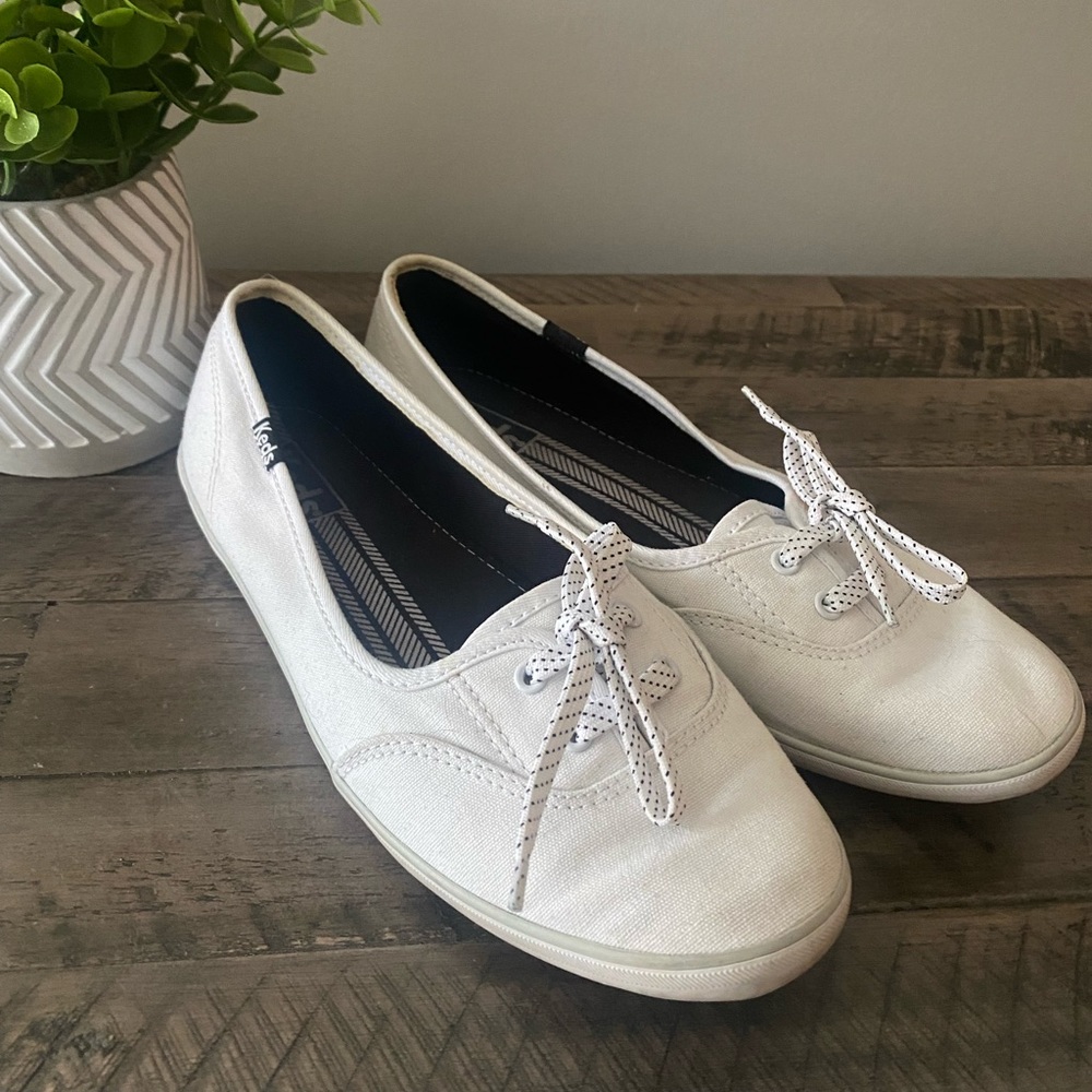 Keds white flats / sneakers size 8